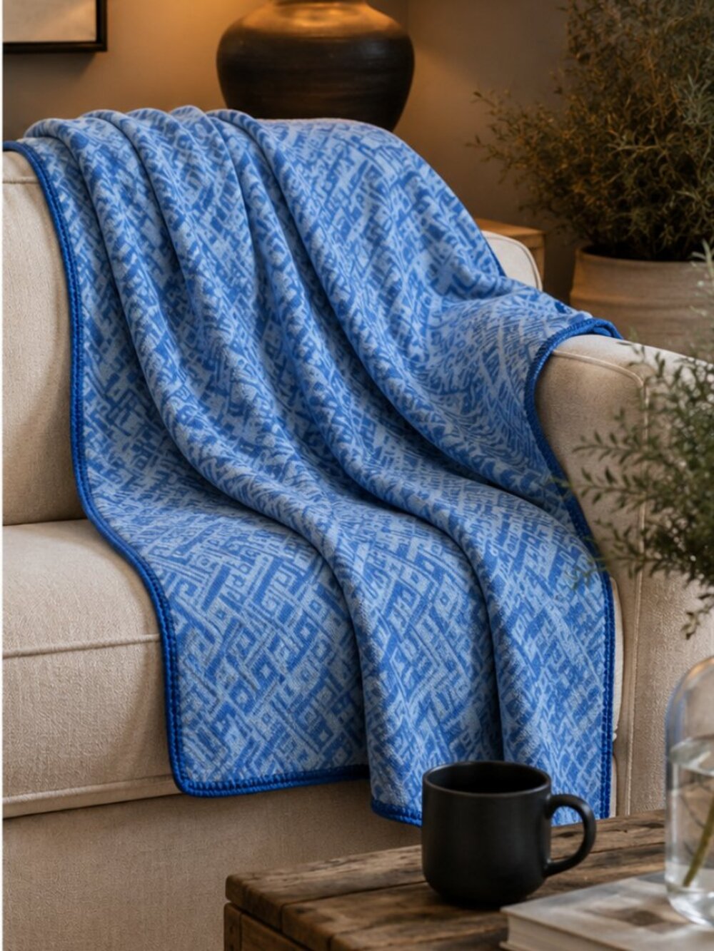 Alpaca blend Ccahuantico Throw Blanket Blue Geometric Peru LN/NWOT